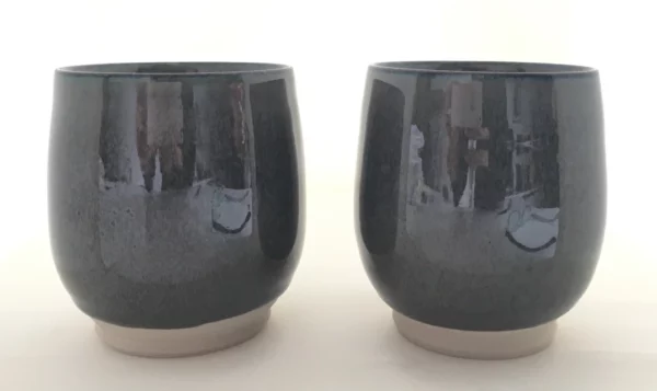 Mugs-Chiba-en-grès-émail-gris-cendres-pascaline-bostyn-céramique (1)